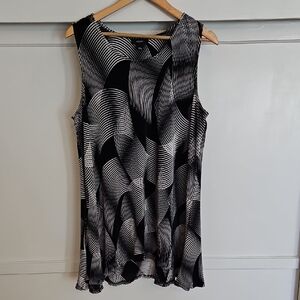 Alfani Black & White Sleeveless Top EUC